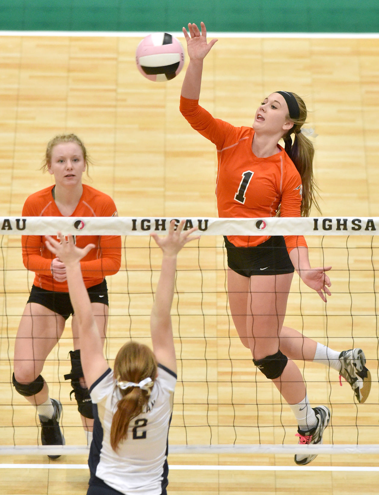 Heelan vs Charles City state volleyball